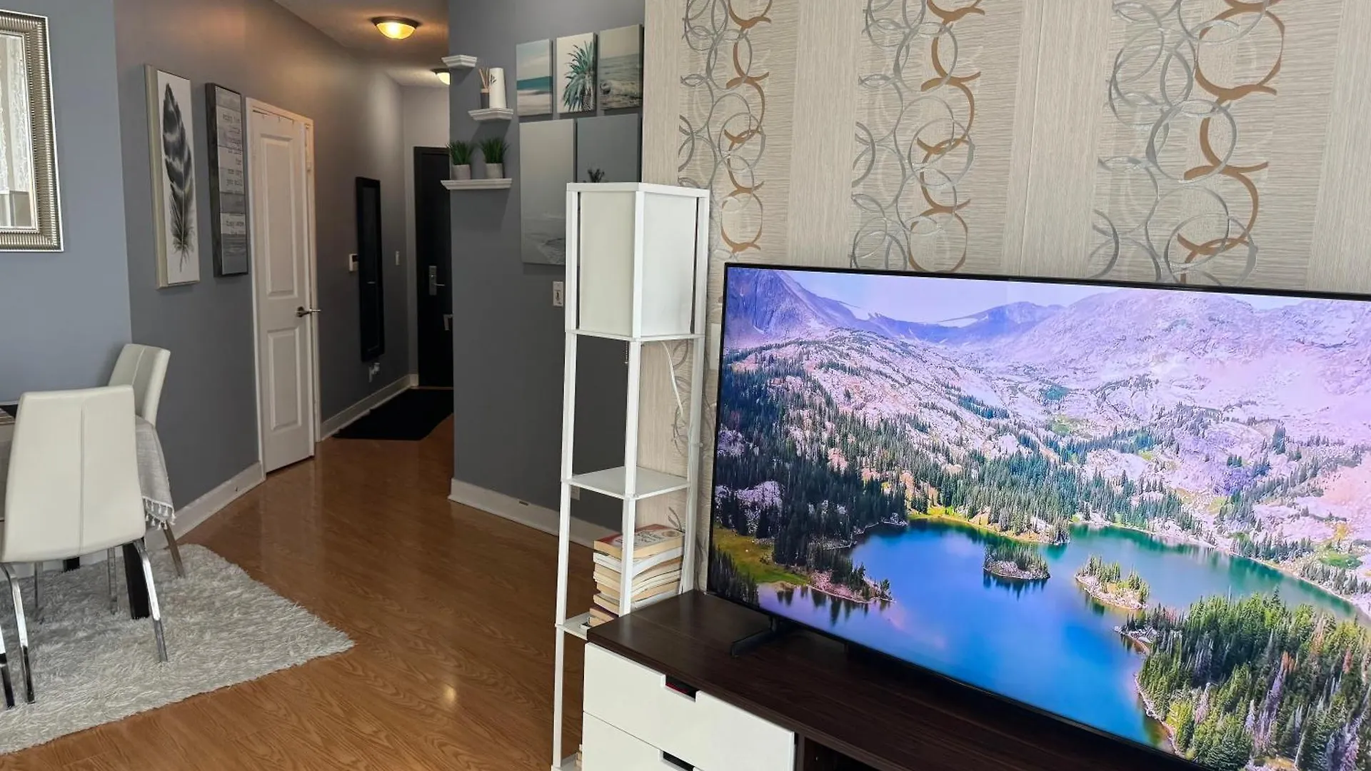 Lovely 1 Bedroom Condo Downtown Mississauga Square One