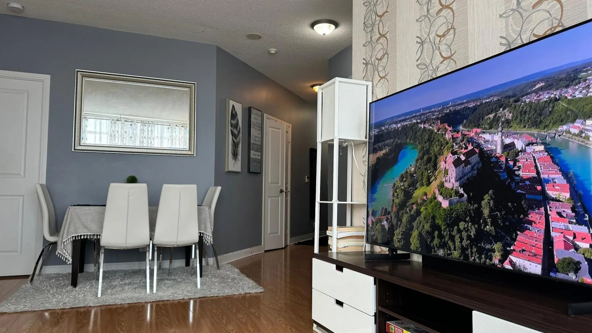 Lovely 1 Bedroom Condo Downtown Mississauga Square One Canada